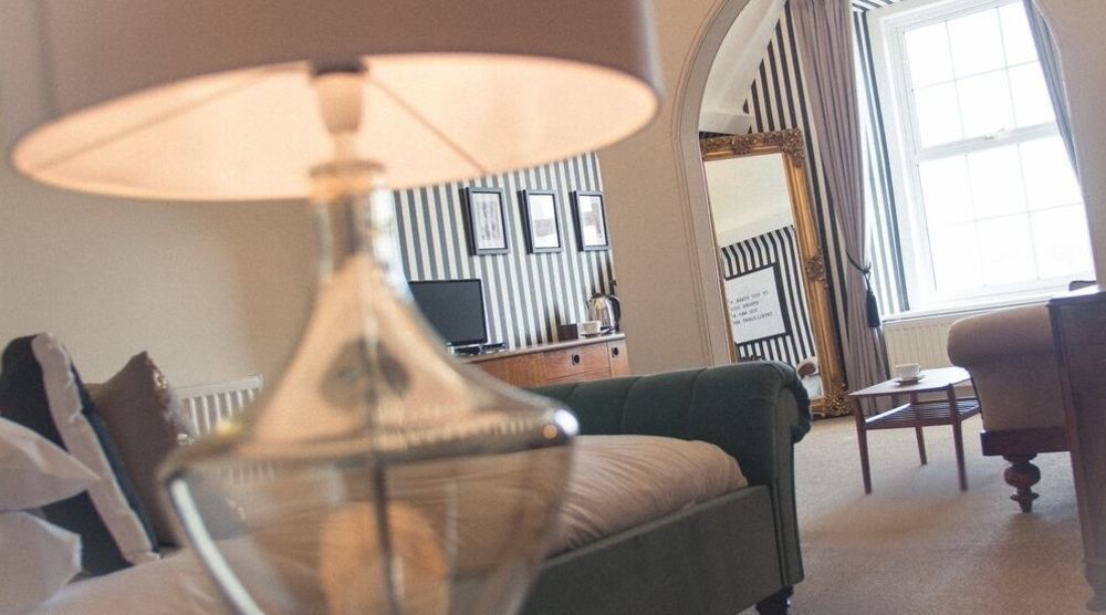 Coed Mawr Hall Bed & Breakfast Rowen Exterior photo